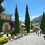 Owl Barrio - Family And Friends Villa Pollenca